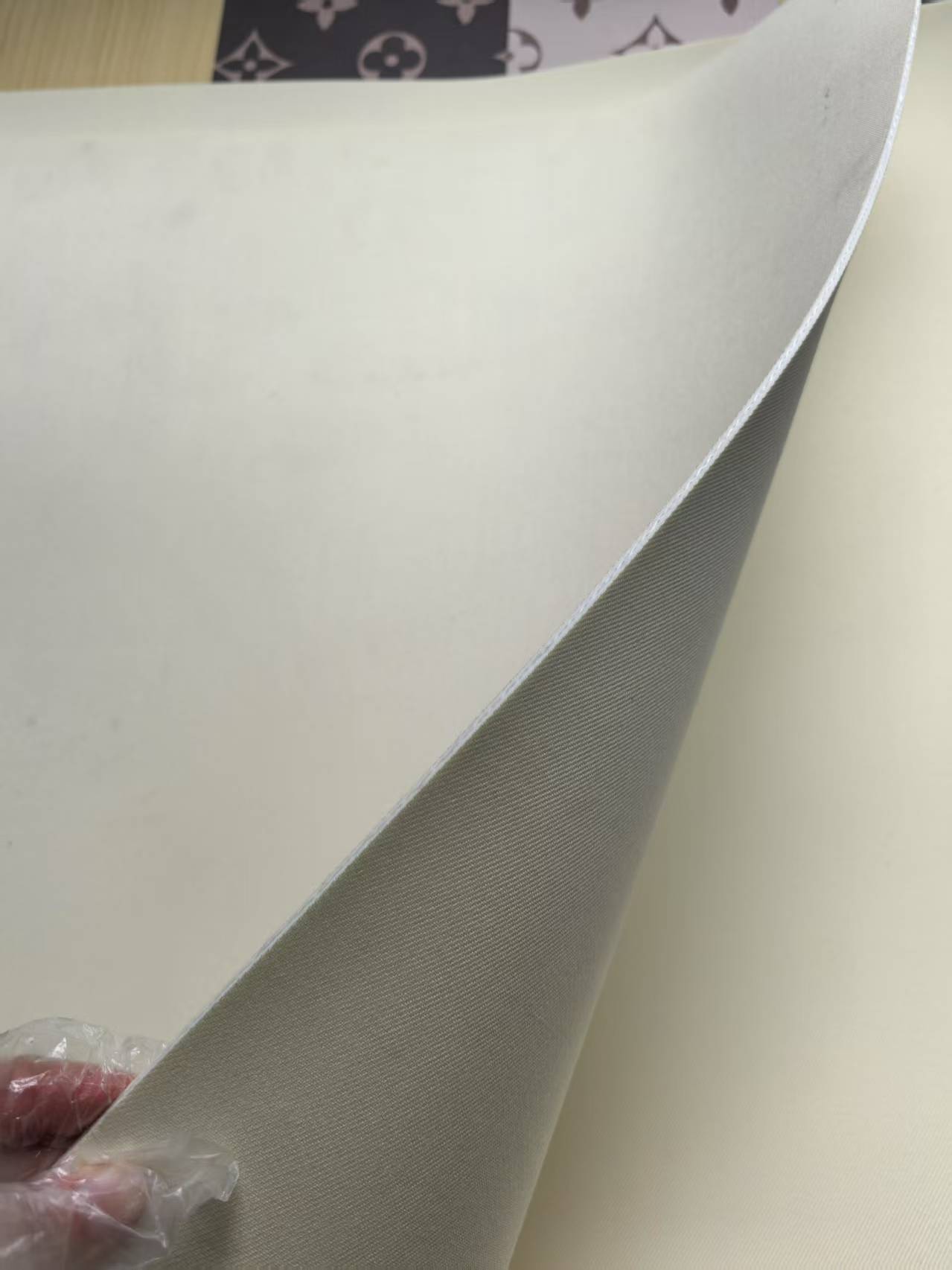 Cushion pad for HPL press